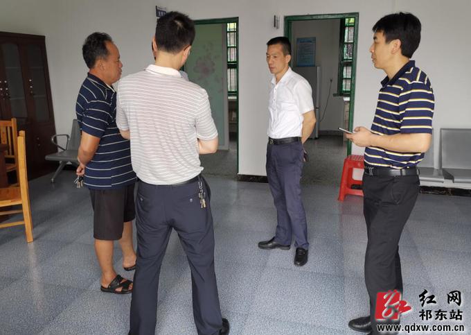 肖钟调研金桥鸟江脱贫攻坚工作
